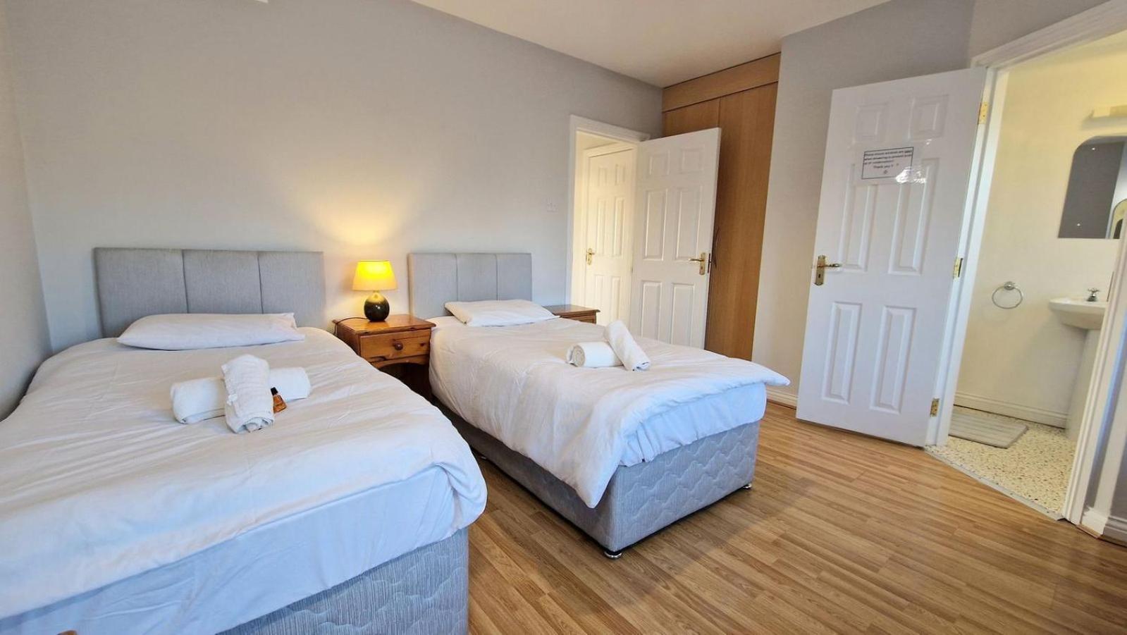 Cosy 3 Bedroom All Ensuites Galway Zewnętrze zdjęcie